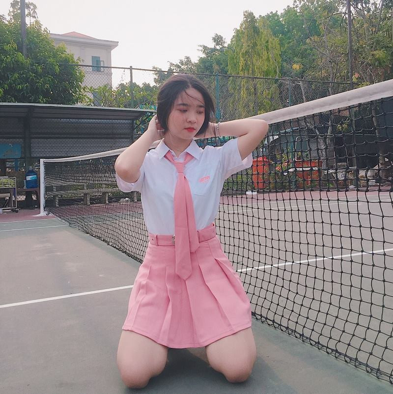 Cindy Diễm Mi trong bộ đồng phục học sinh