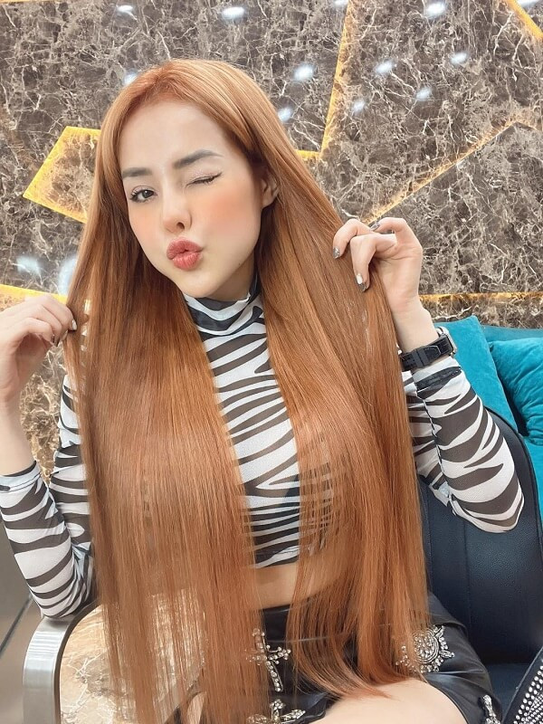 Ngân 98 xinh đẹp trong trang phục đời thường